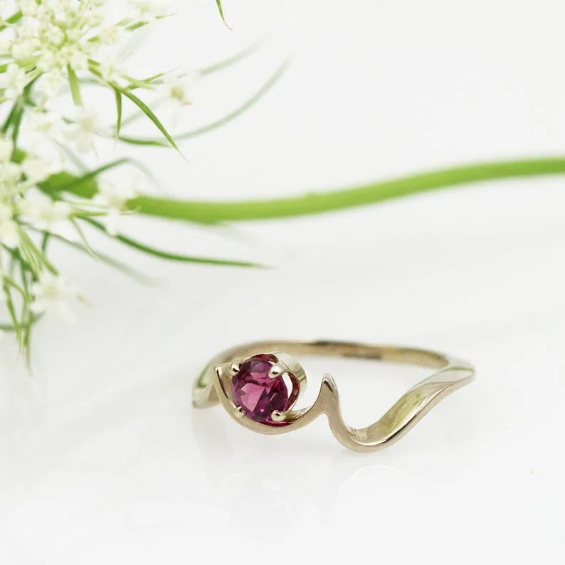 14K White Gold and Pink Sapphire Scalloped Ring