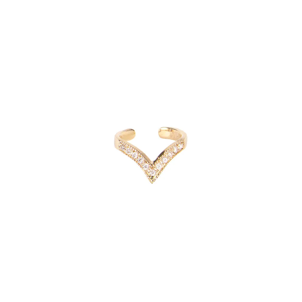 DIAMOND V EAR CUFF