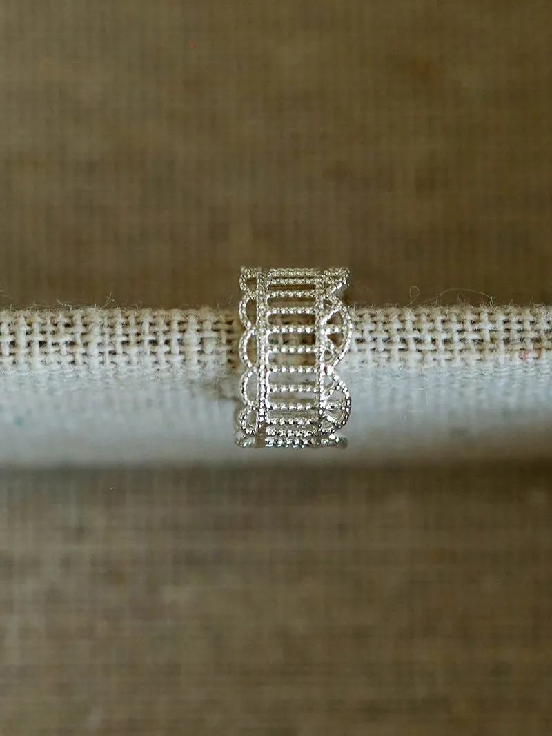 Lace Pattern Diamond Ear Cuff