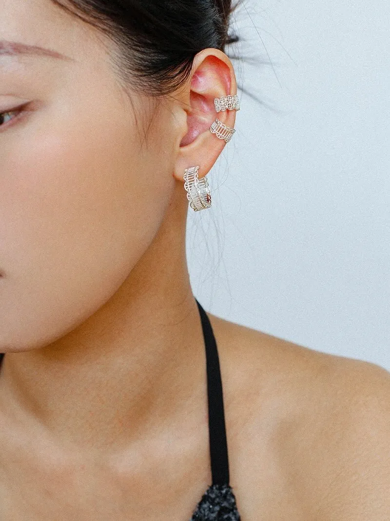 Lace Pattern Diamond Ear Cuff