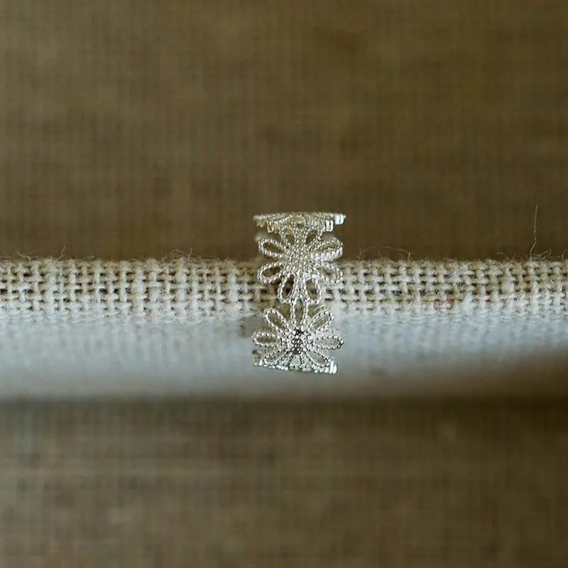 Lace Pattern Diamond Ear Cuff