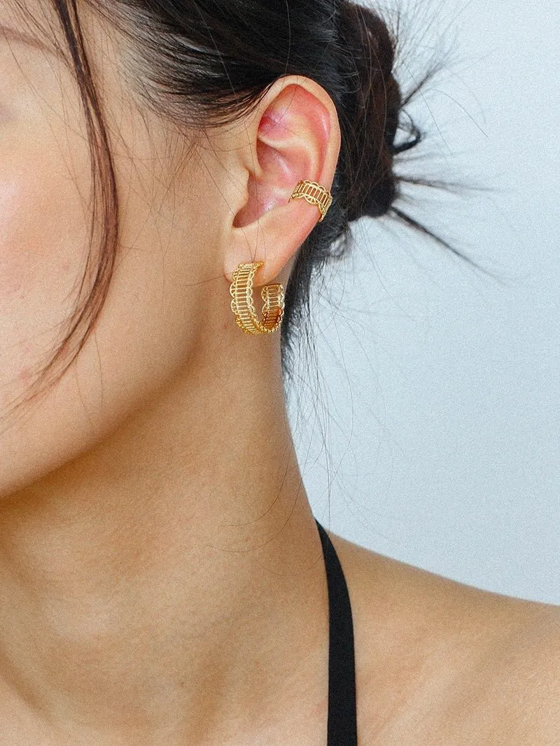 Lace Pattern Diamond Ear Cuff