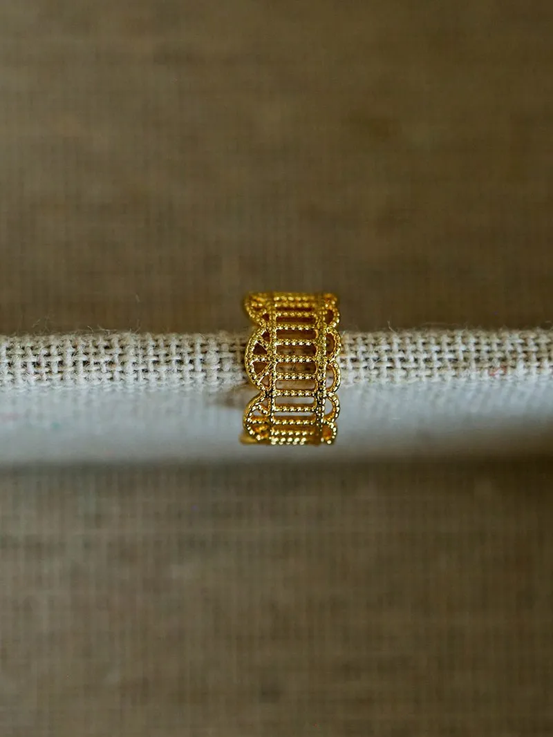 Lace Pattern Diamond Ear Cuff