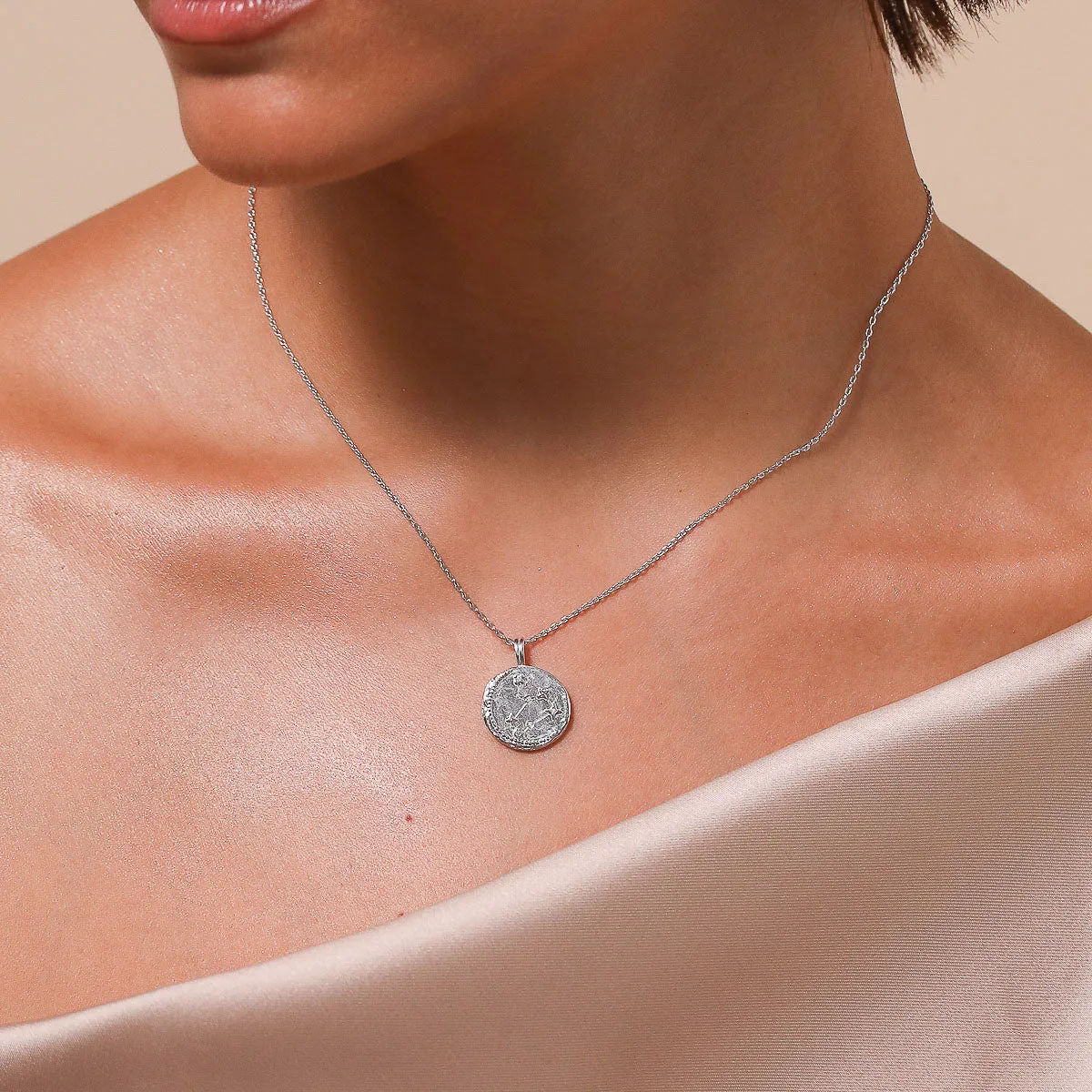 Leo Zodiac Pendant Necklace in Silver