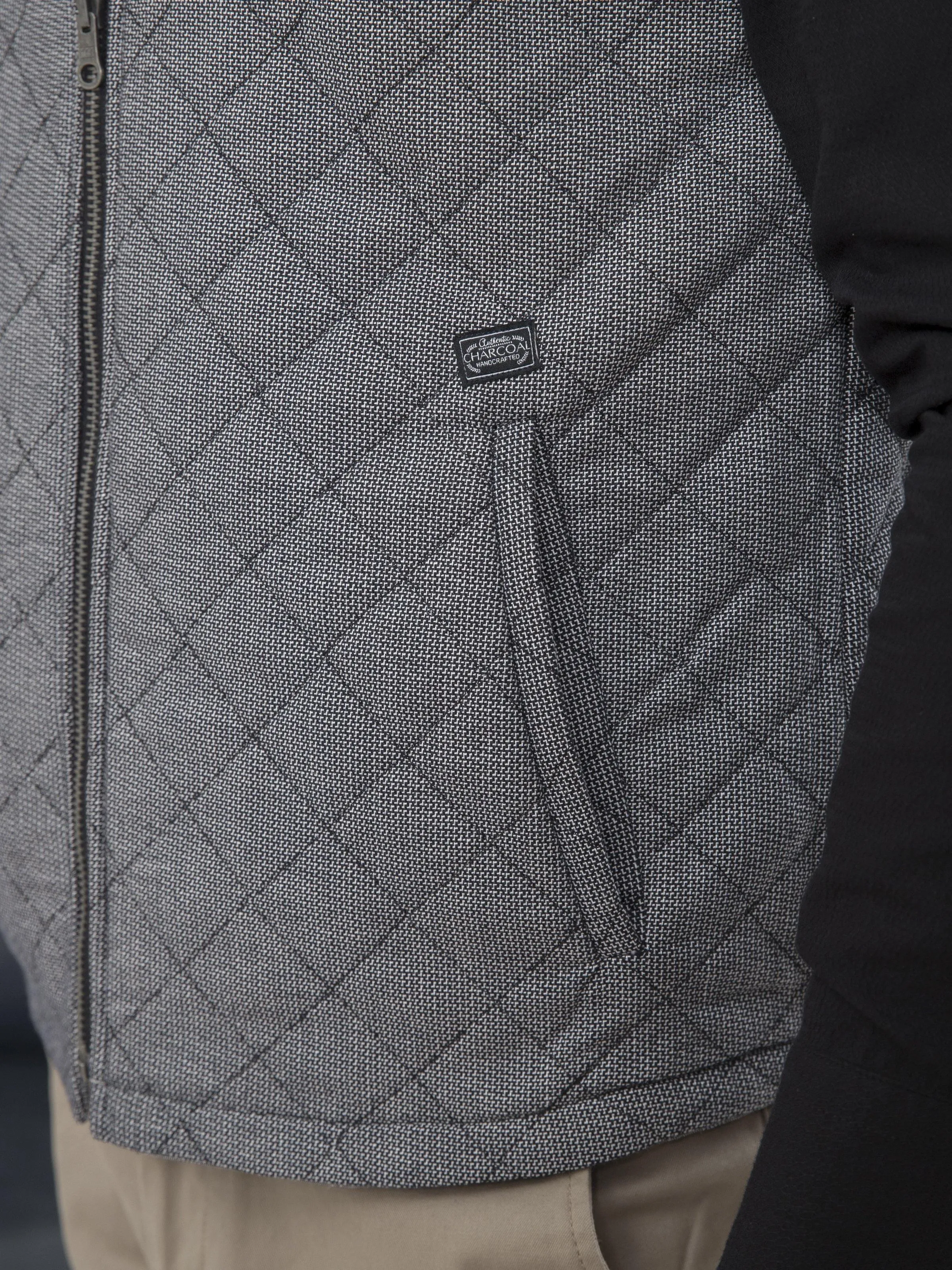 REVERSIBLE SLEEVELESS WHITE BLACK CHECK