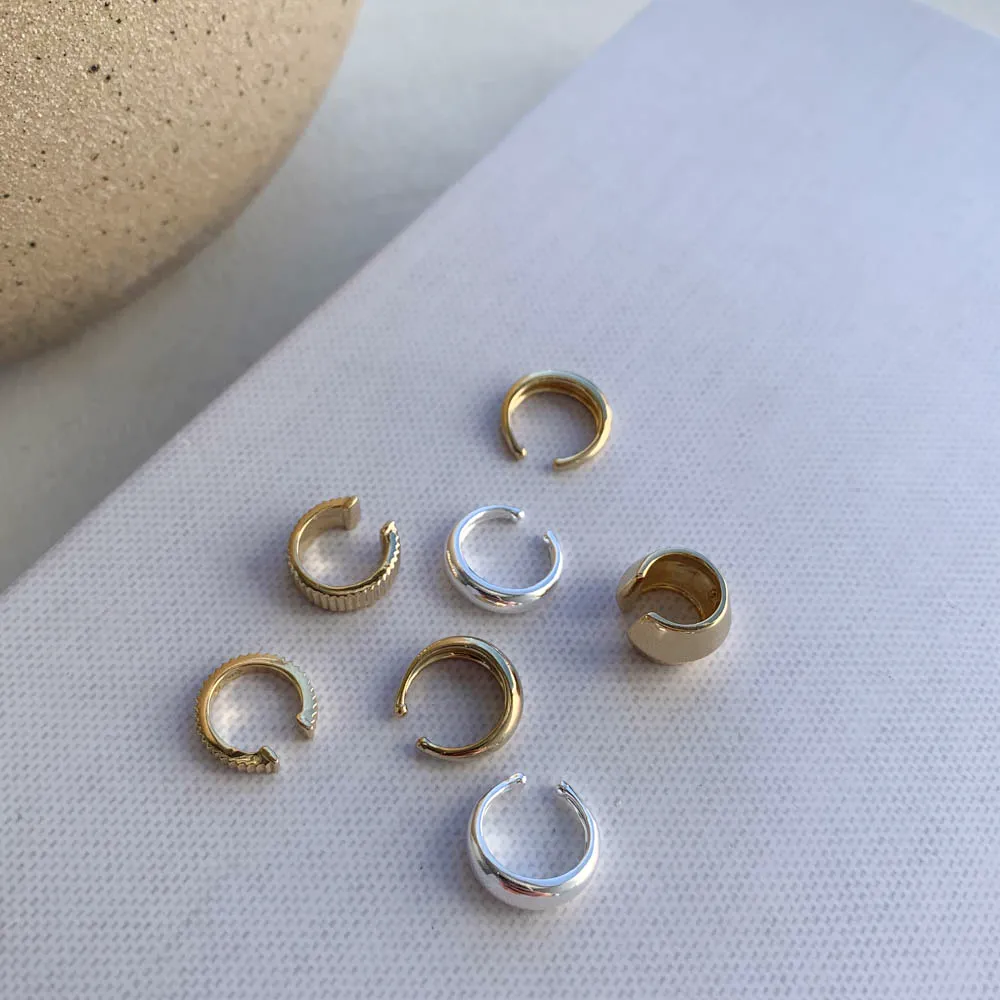 Slim Curve Single Ear Cuff in Gold