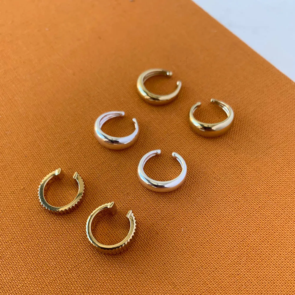 Slim Curve Single Ear Cuff in Gold